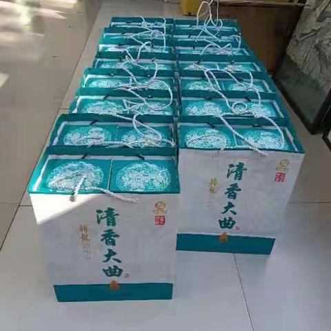 【喜迎二十大 共建心连心】转龙酒厂慰问花园社区五老报告团