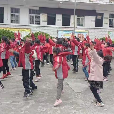 “凝心聚力·趣味无限”趣味课外活动