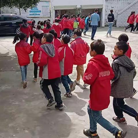 青春飞扬，展我风采——富家沟中心小学阳光运动