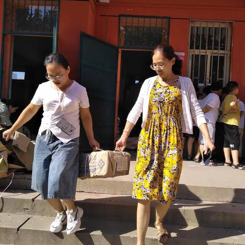 不知道迎来过多少个开学