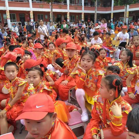 实验小学腰鼓队训练