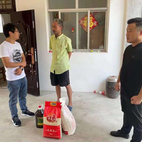 我为群众办实事—新丰庆山路社区开展拥军优抚慰问工作