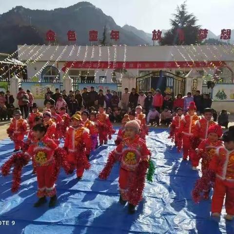 郭庄村幼儿园举办庆元旦文艺汇演暨幼儿颁奖仪式