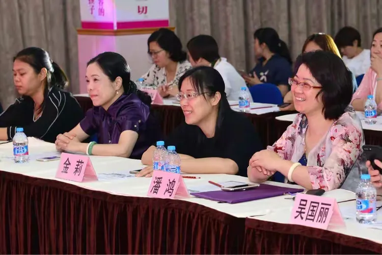 活动邀请了七宝镇副镇长金莉女士,七宝镇社事办主任潘鸿女士,七宝教育