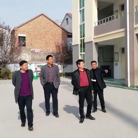 沛城街道中心校领导到我校视导