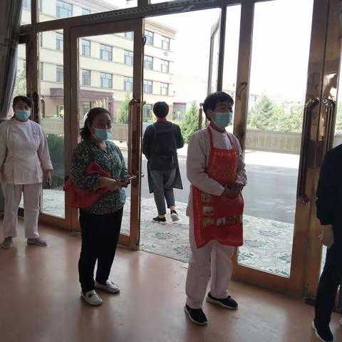 杭锦后旗妇幼保健医院到院为中心、祥福工作人员进行核酸检测