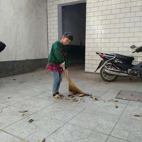 劳动小能手～实验小学三（8）班李墨涵