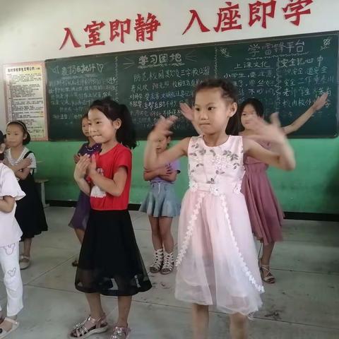 孩子的足迹最美好！