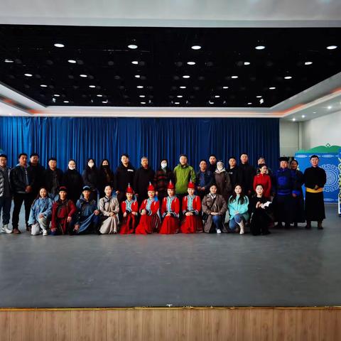 乌拉盖管理区乌兰牧骑赴苏尼特右旗乌兰牧骑和锡林郭勒盟乌兰牧骑参观学习