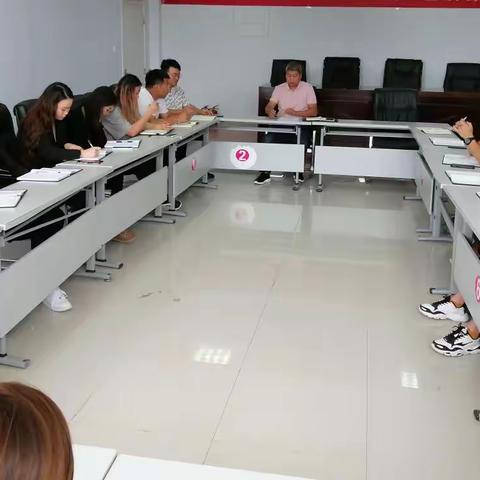 乌拉盖管理区乌兰牧骑召开全体队员工作安排会议