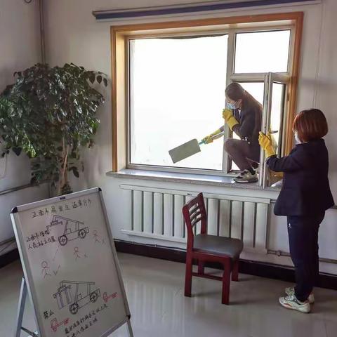 延吉站货运车间——开展环境卫生大整治活动
