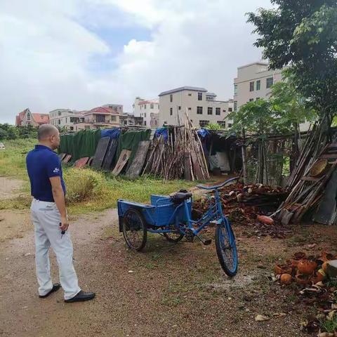 场部社区居委会开展“四爱”环境卫生大扫除活动