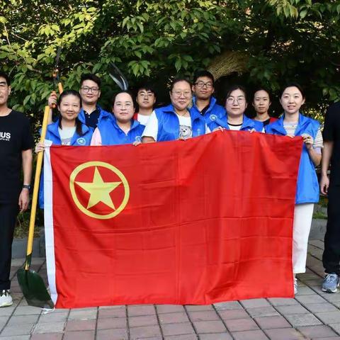 国庆假期的她们一直都在 志愿服务不打烊