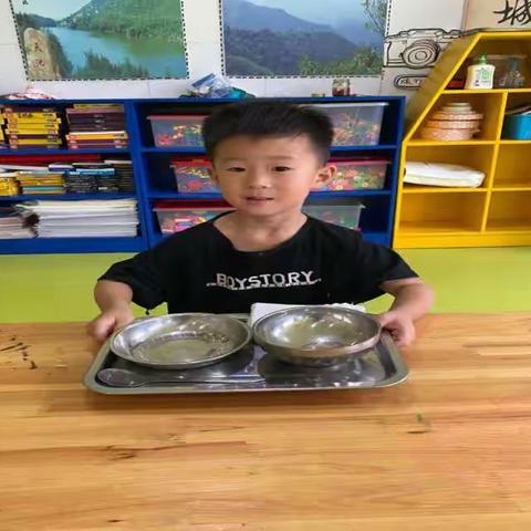 方城县第三幼儿园“文明餐桌，节约粮食”德育主题活动