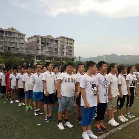 六(6)班熊孩子们的军训生活