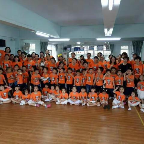 省机关幼儿园中四班的“品美食，献爱心”亲子活动