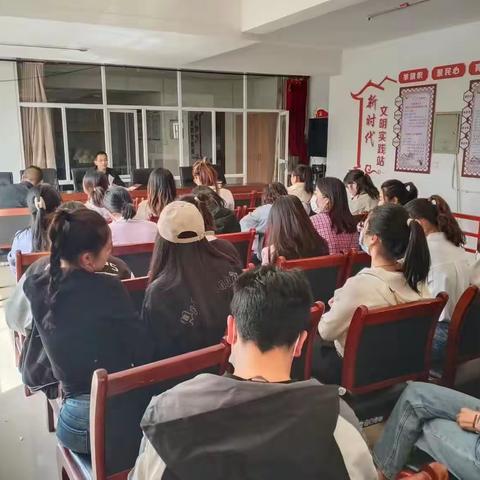 长城路社区开展‘劳动人民最可爱’宣传劳模精神，忆苦思甜主题活动