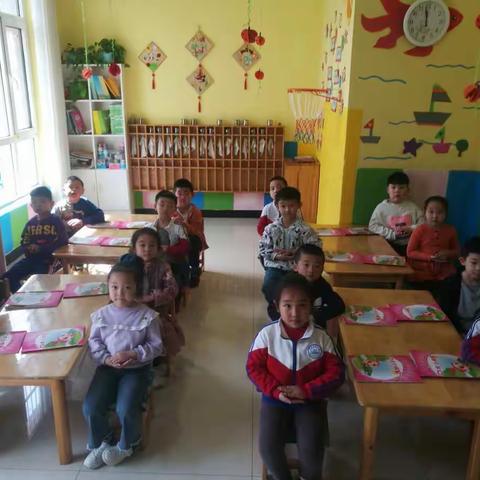 天蓝蓝第二幼儿园大班《幸福满满的一周》