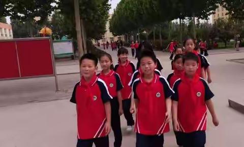 【童心向党】马落堡小学少先队举行迎“六一”升旗仪式