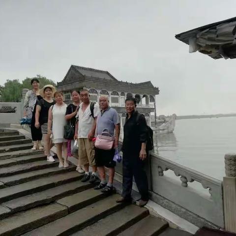 快乐游！游！游！——《雨中颐和园》《故宫雨景》