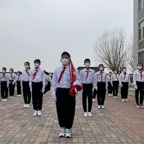 共赴 · 春“锋”三月