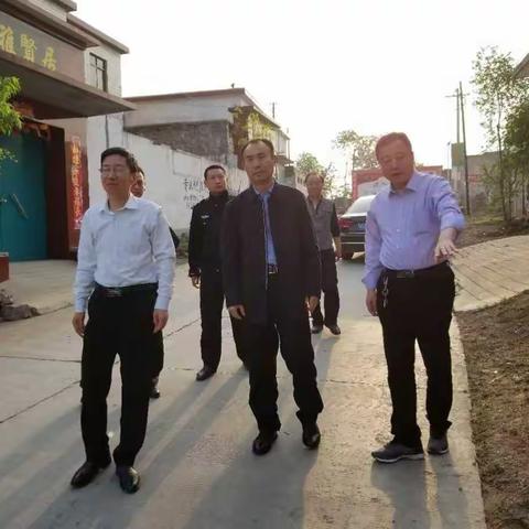公安局长李虎彦到石洞乡督导环境卫生整治及后进支部转化工作