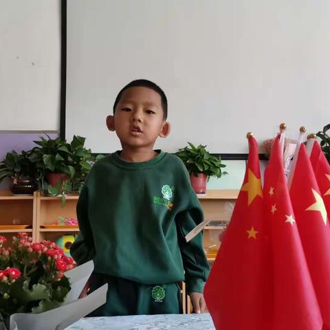 “蒙娃迎国庆，童心颂祖国”锦龙之家幼儿园中一班国庆节主题活动……