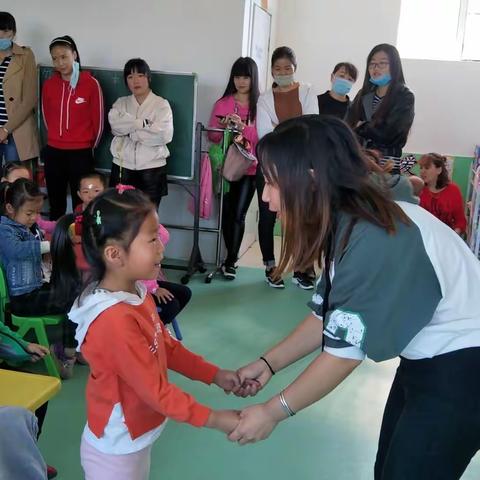 家长开放日活动及中秋节亲子制作月饼活动