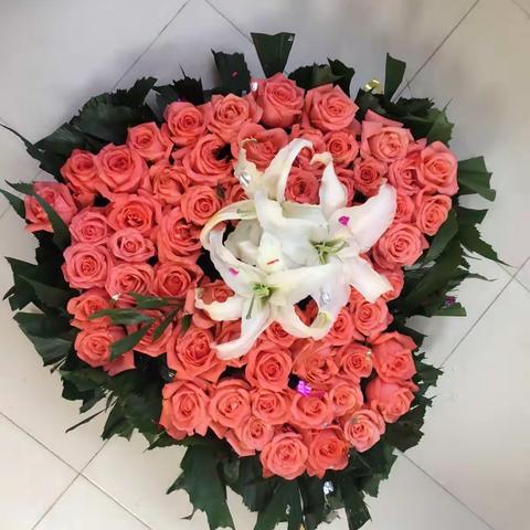 有人与你立黄昏      有人问你粥可温
