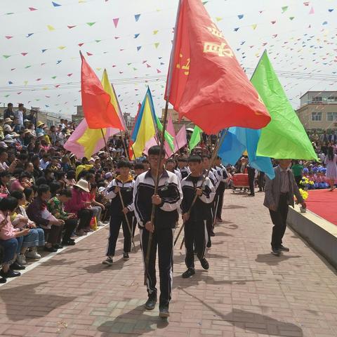 心手相连，共享阳光！古浪县大靖镇中心幼园庆“六一”文艺汇演掠影。