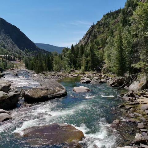 郑掷 // 可可托海不是海