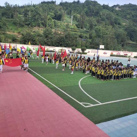 “红领巾心向党，祖国发展我成长” 木厂马西小学的“六一”节很不一般