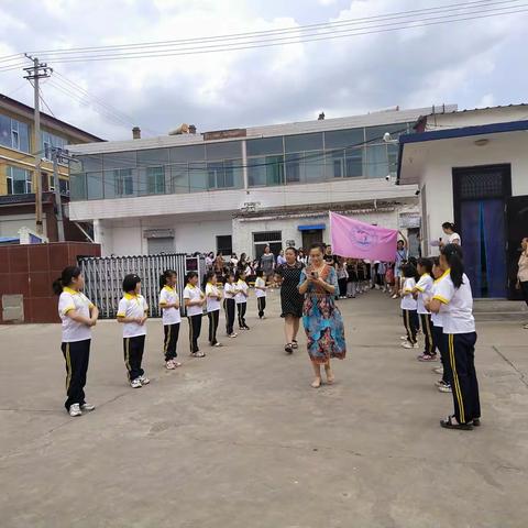 走进小学校园，体验小学生活——府东小学迎接幼儿园小朋友来校参观体验