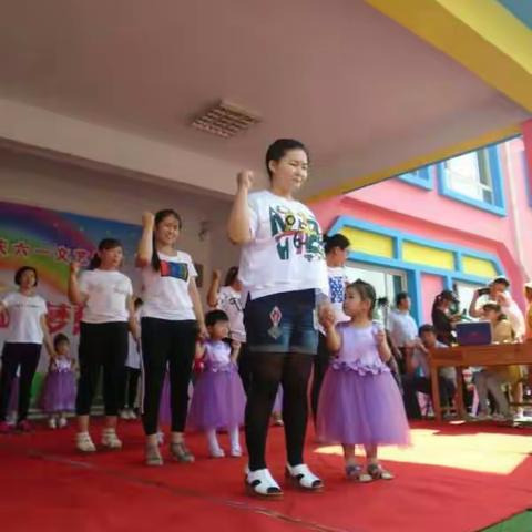 前曹中心幼儿园庆六一表演，快乐的宝宝带着童心放飞梦想！！