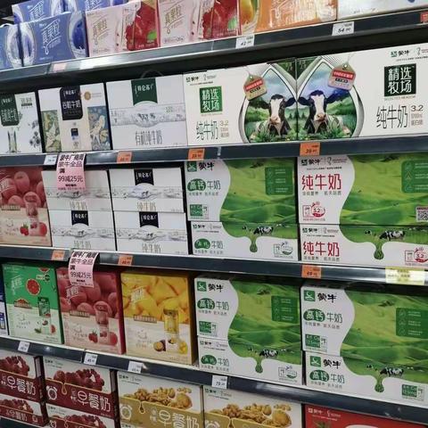 蒙牛厂商周陈列图片