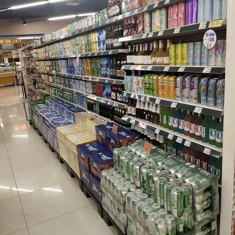 公安路店啤酒陈列
