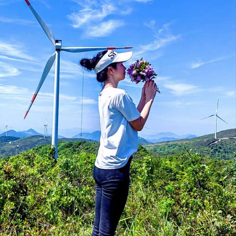 生活，浓淡相宜，朋友，远近相安。