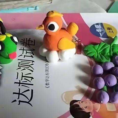 蟒川小学一一班手工制作展风采