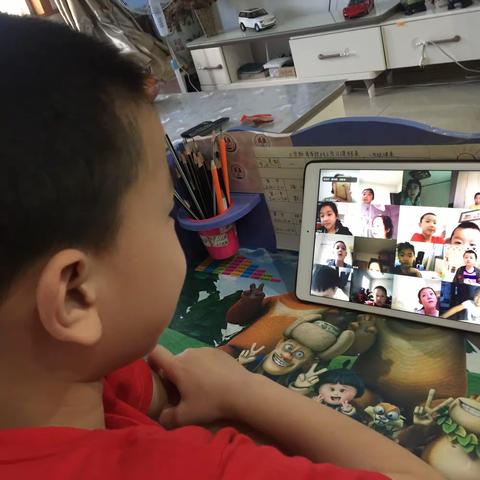 我们小朋友今天的班会课