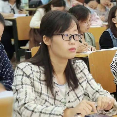 三尺讲台写春秋-----记英才高补优秀教师胡小梅