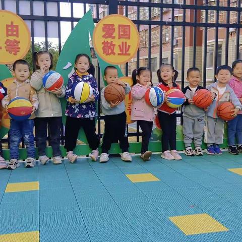 企鹅二班第十一周篮球小报🏀（副本）