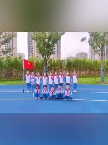 翠湖小学一（18）中队，为共产主义接班人的目标不懈努力！