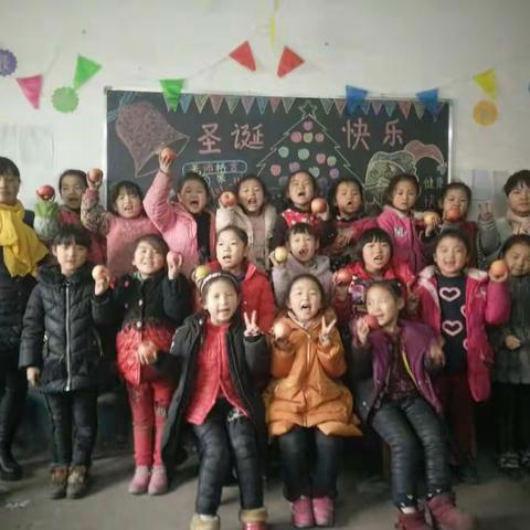 邀请函:在这阳光灿烂的夏日，英才小学迎来孩子们最快乐的节日“六一”国际儿童节！请家长陪同孩子参加！！