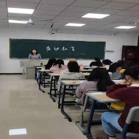 20外7大二下学期《劳动教育》教学开展情况劳动课是大学生必修课程之一，为推动高校劳动教育走实走深，构