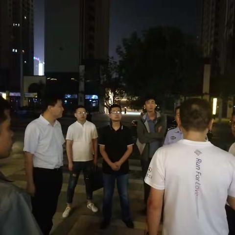 丈八街道办事处联合多部门对万达天樾小区群租房进行突击检查