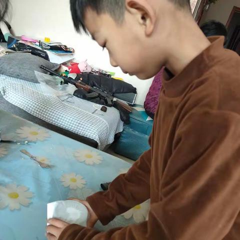 水杯气压小实验