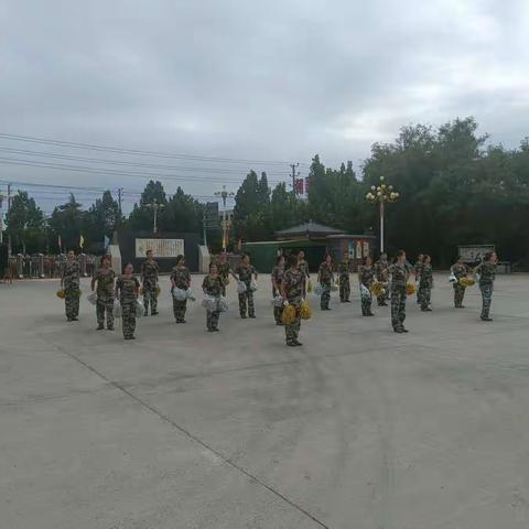 挥洒激情       释放青春                             淇县职业中专2022级新生军训闭营仪式