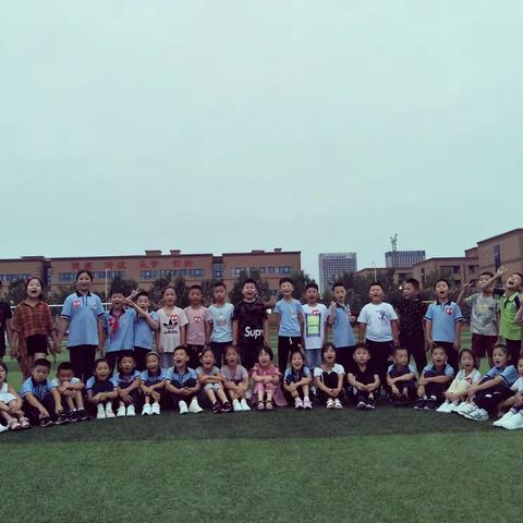 让我们一起成长 憧憬着诗和远方——现代中学东校区三年级三班第一周札记