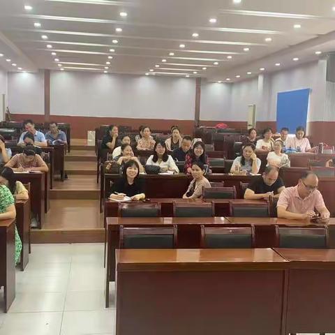 撷数学学习之重彩，绘数学集体备课之美——余干二小数学集体备课