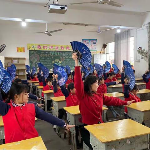 初夏时节春色暖， 大路铺学子本色傲。